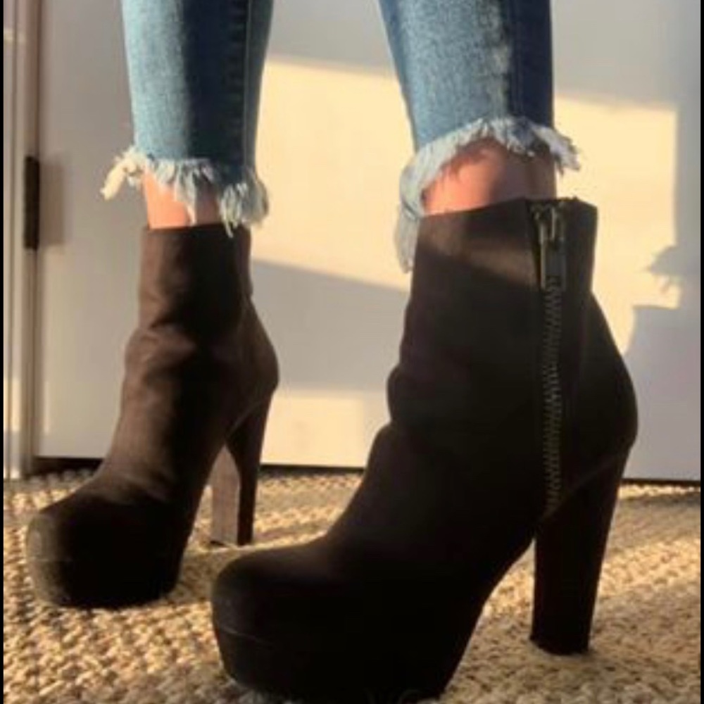 Zip up heel boots - Picture 1 of 4